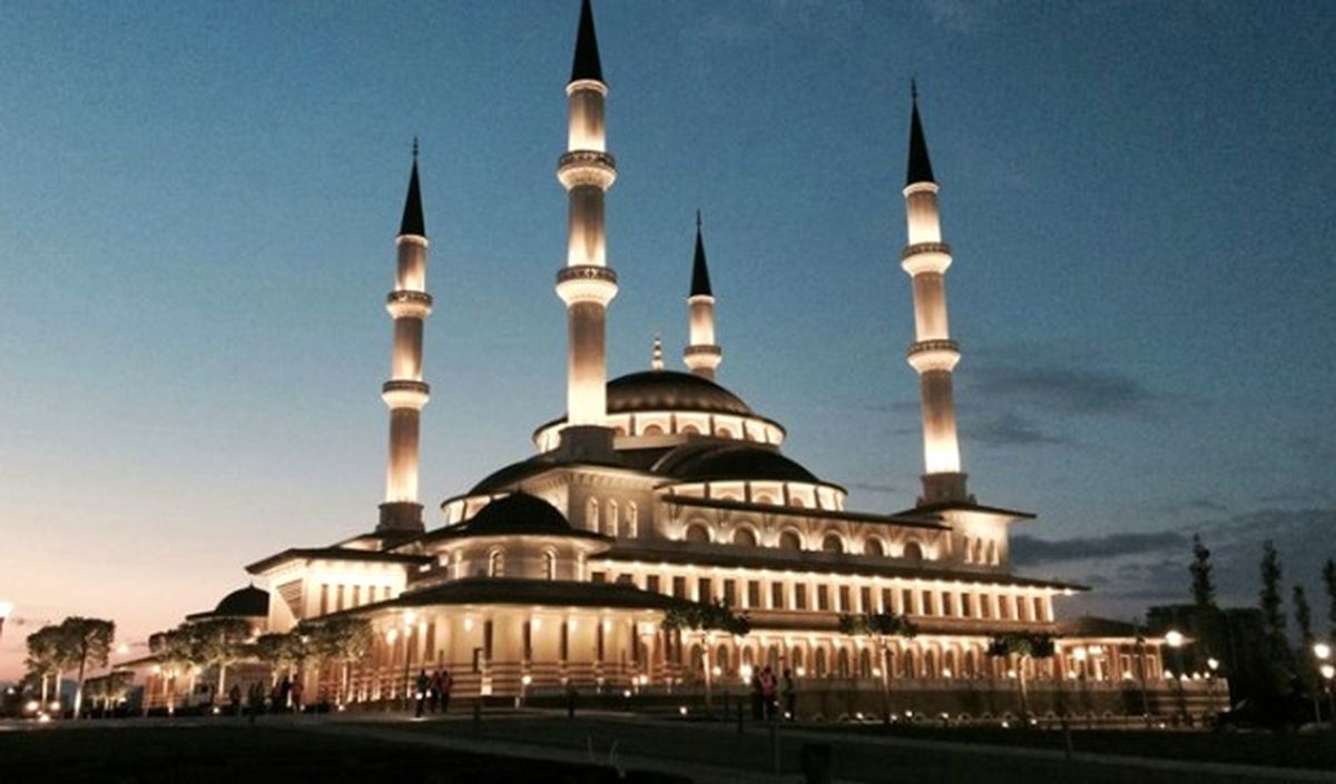 Kadir Gecesi Dualarla İdrak Edilecek