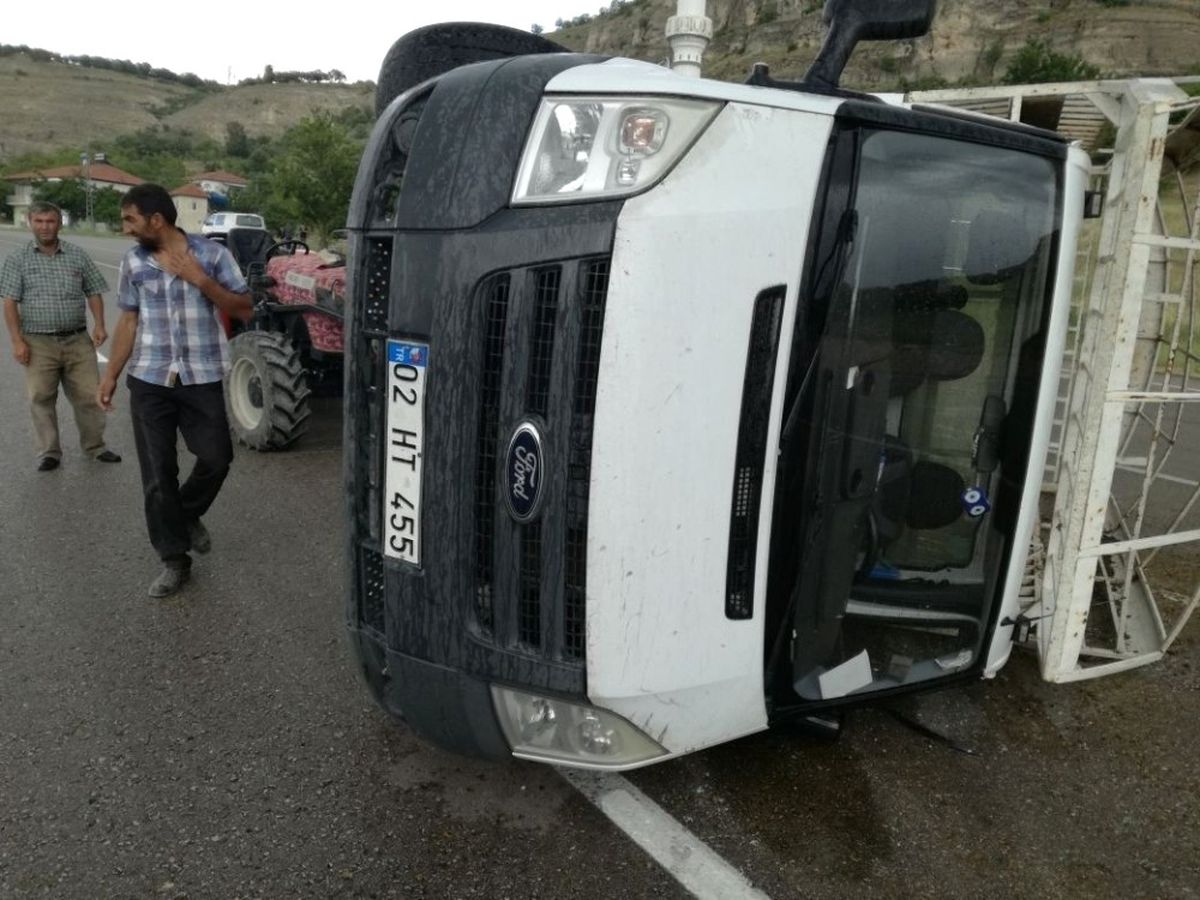 Kamyonet Takla Attı: 1 Yaralı