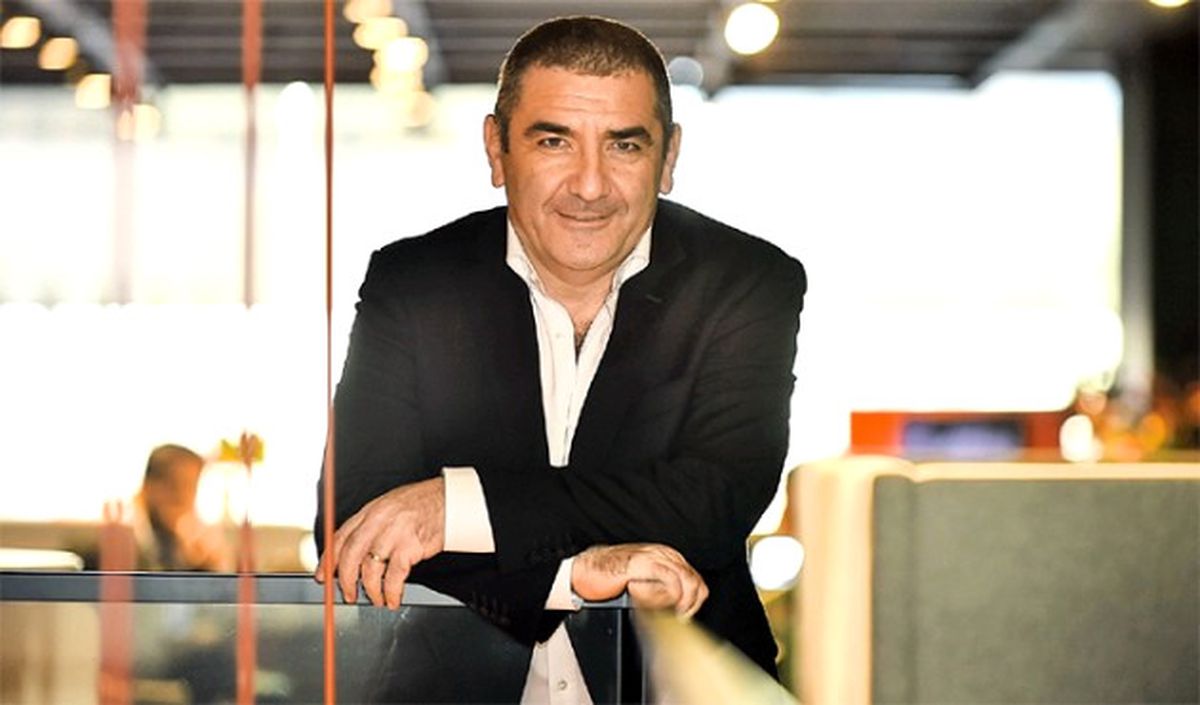 Mobilya Fabrikasında Uçak Üreten Adam!