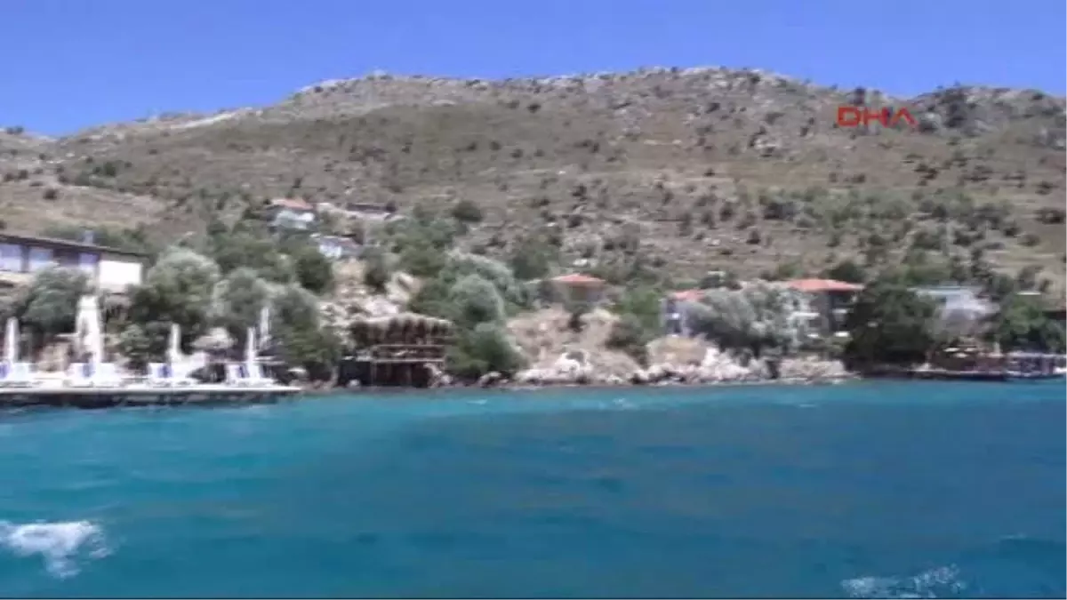 Muğla Cennet Bozburun\'da Kaçak Otel Inşaatı