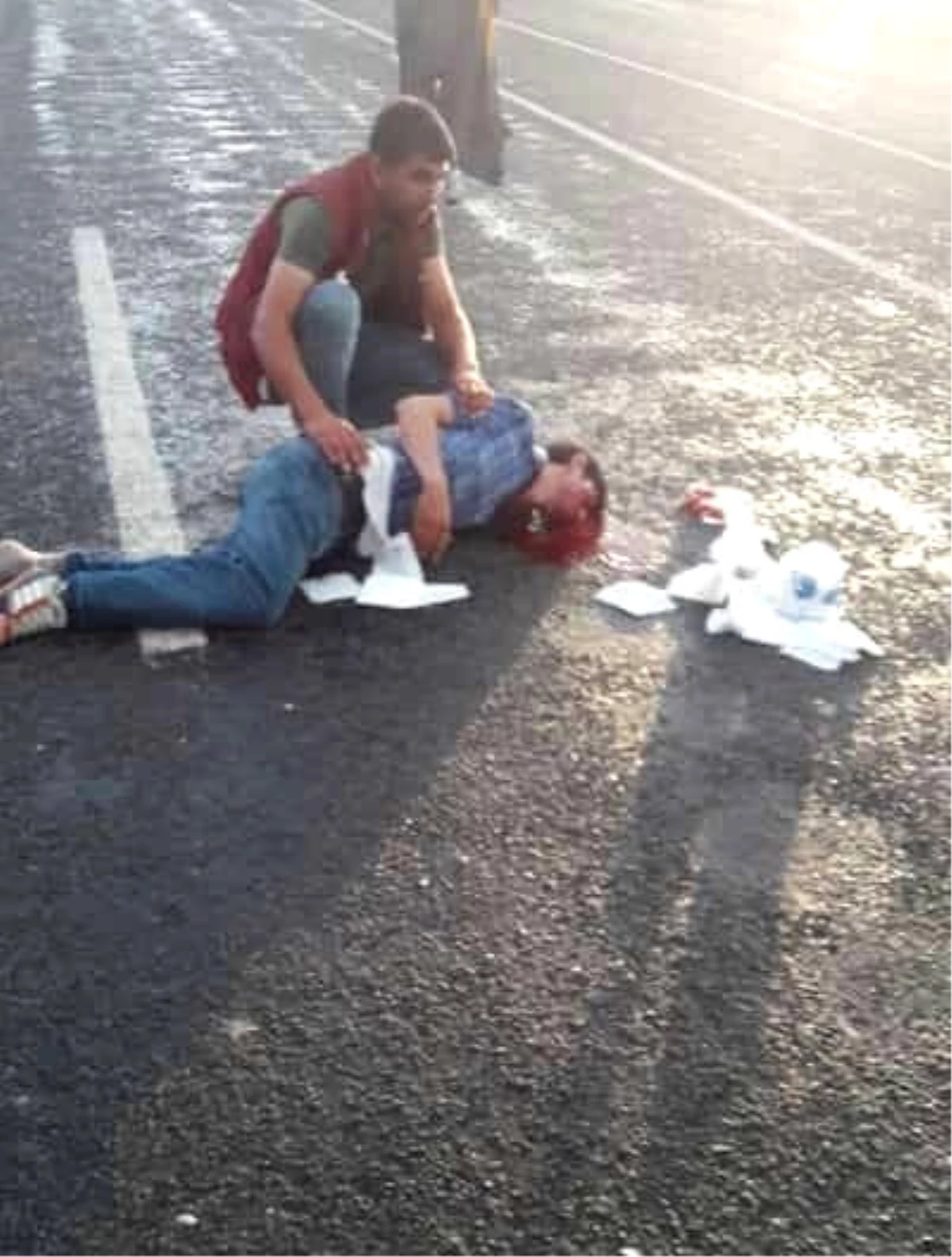 Oltu\'da Trafik Kazası: 2 Yaralı