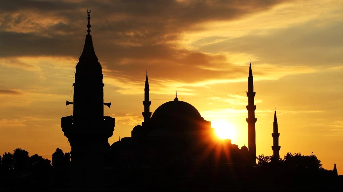 İstanbul\'da Gün Batımında Mest Eden Görüntüler