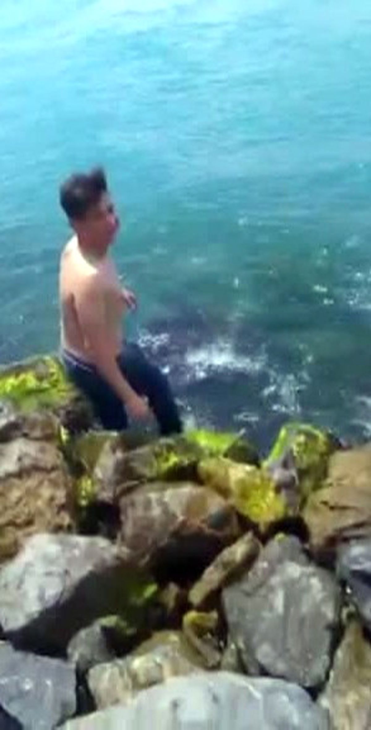 Üsküdar\'da Denizde Kaybolan Gencin Son Görüntüleri Kamerada