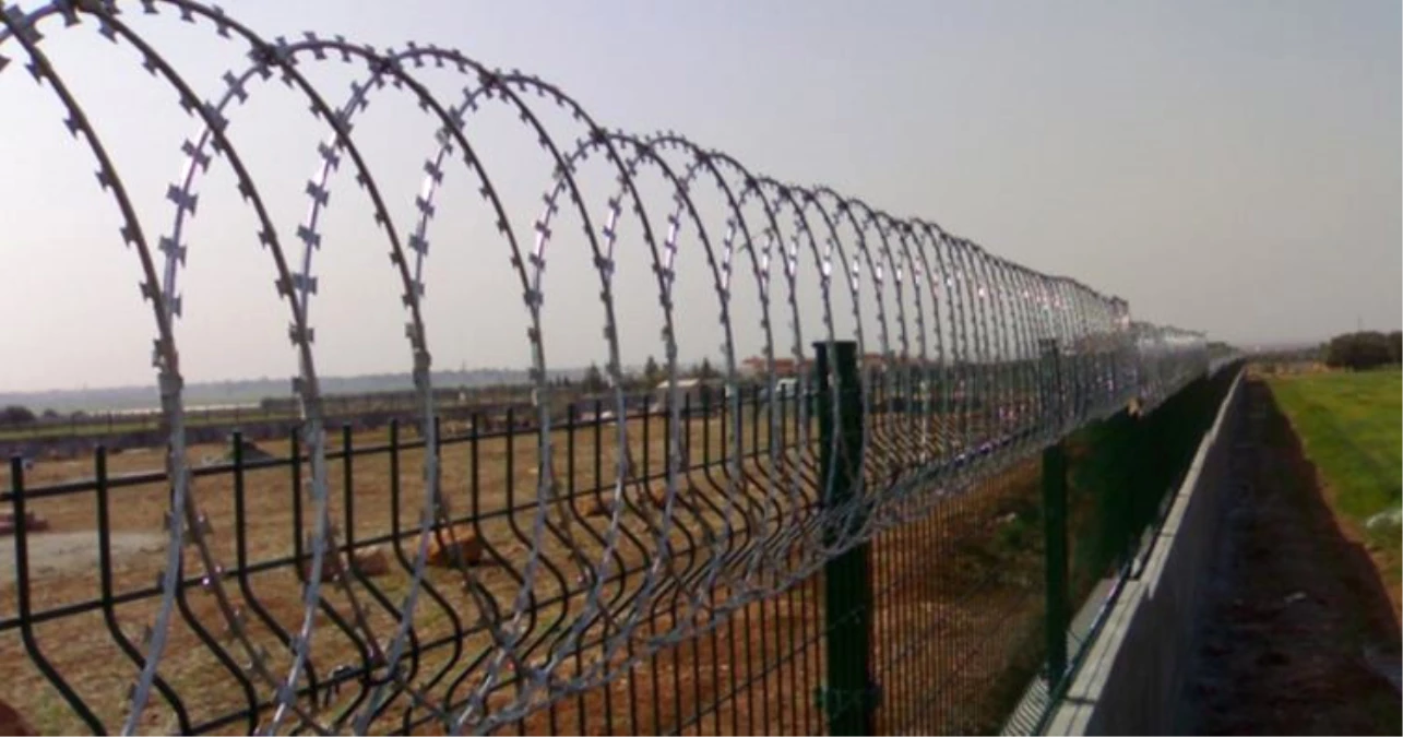 Pakistan, Afganistan Sınırına Tel Örgü Çekmeye Başladı