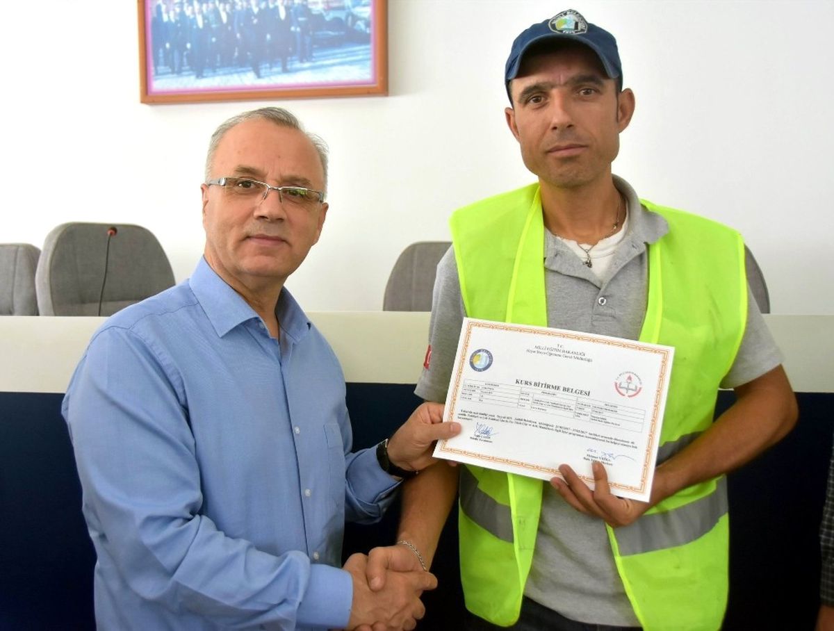 Salihli\'de 230 Belediye İşçisi Sertifika Aldı