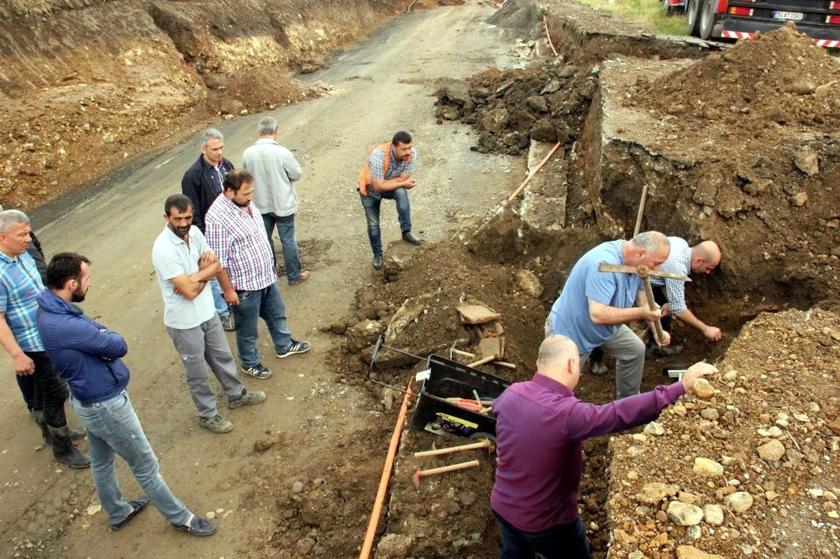 Samsun\'da Yol Çalışmasında 2 Tarihi Mezar Bulundu