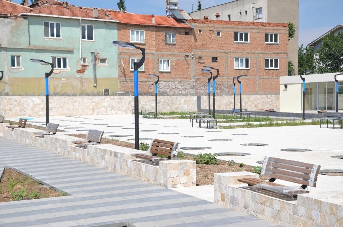Soma İstasyon Parkı ve Meydan Projesi Çalışmaları Sürüyor