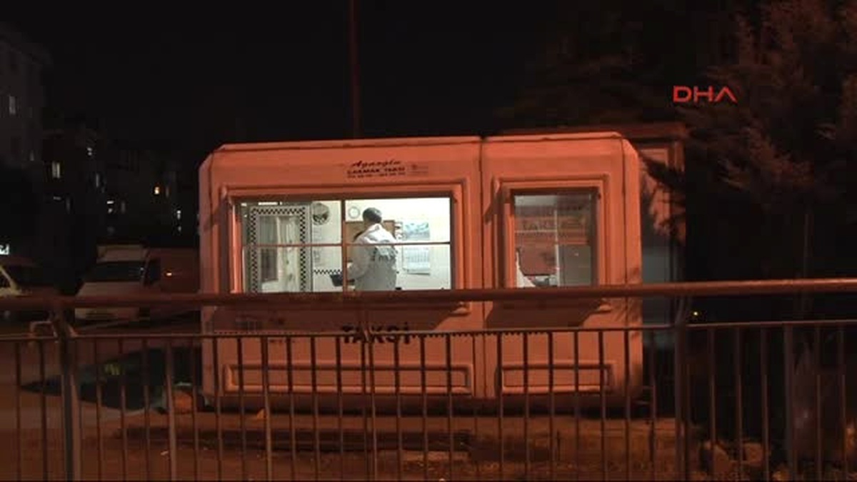 Taksicilerin Trafikteki Kavgası Kanlı Bitti: 1 Ölü, 2 Yaralı