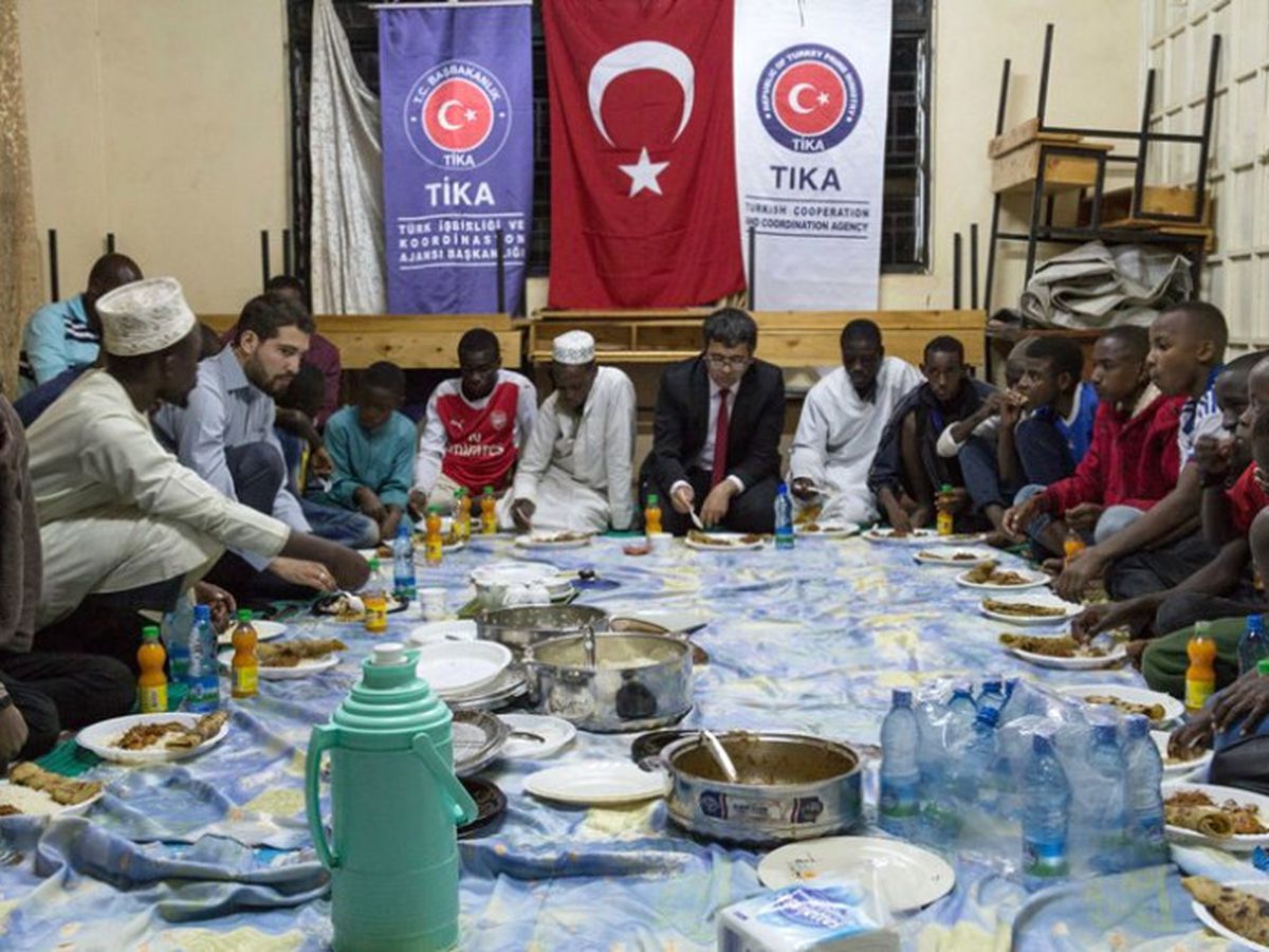 Tika\'dan Kenya\'daki İhtiyaç Sahiplerine Gıda Yardımı