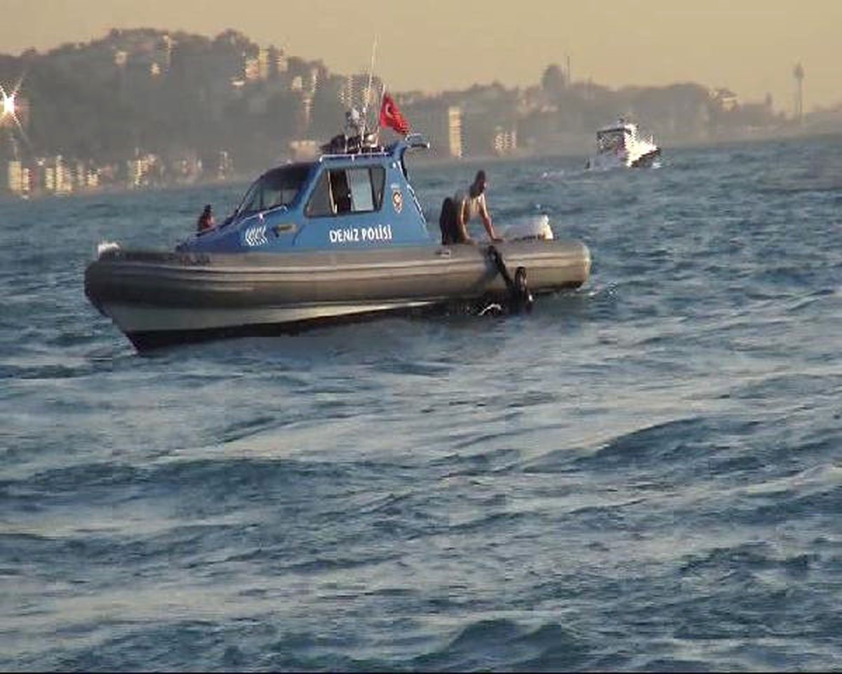 Üsküdar\'da Serinlemek İçin Girdiği Denizde Kayboldu