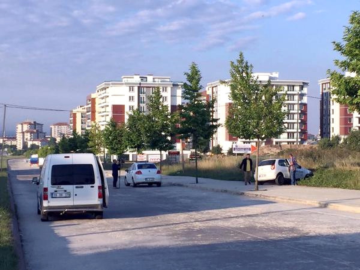 Yol Verme Tartışmasında Taşlı, Sopalı Kavga: 4 Yaralı