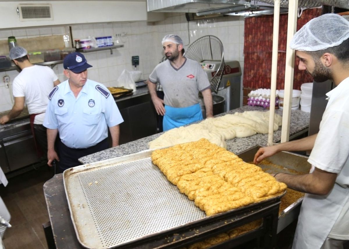 Zabıta Tatlı İmalathanelerini Denetledi