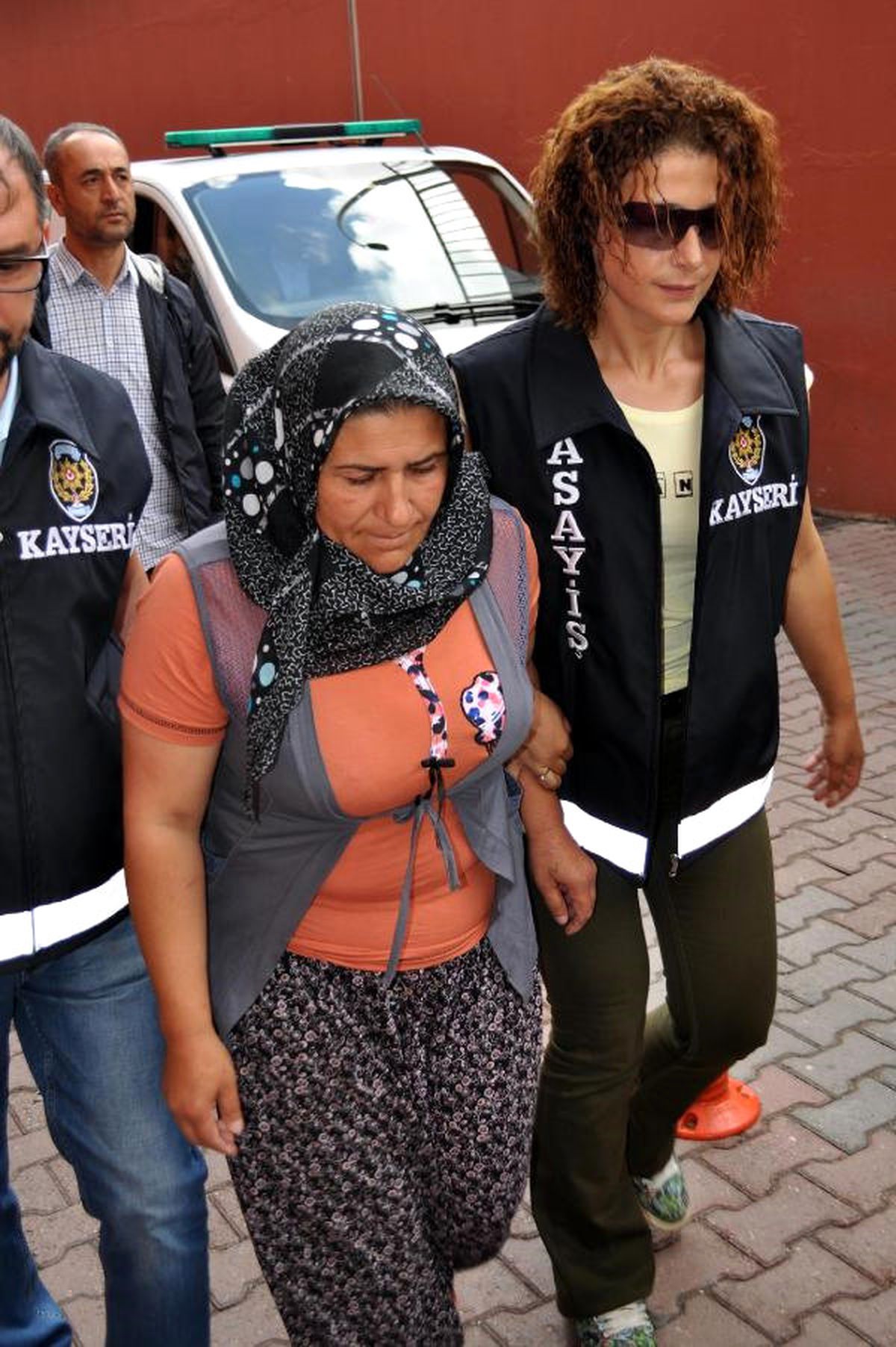 17 Kişiyi Dolandırmaktan Tutuklandı