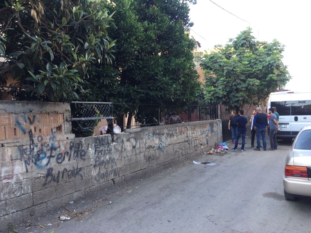 Adana\'da Bir Eve Yapılan Baskında 7 Deaş\'lı Gözaltına Alındı