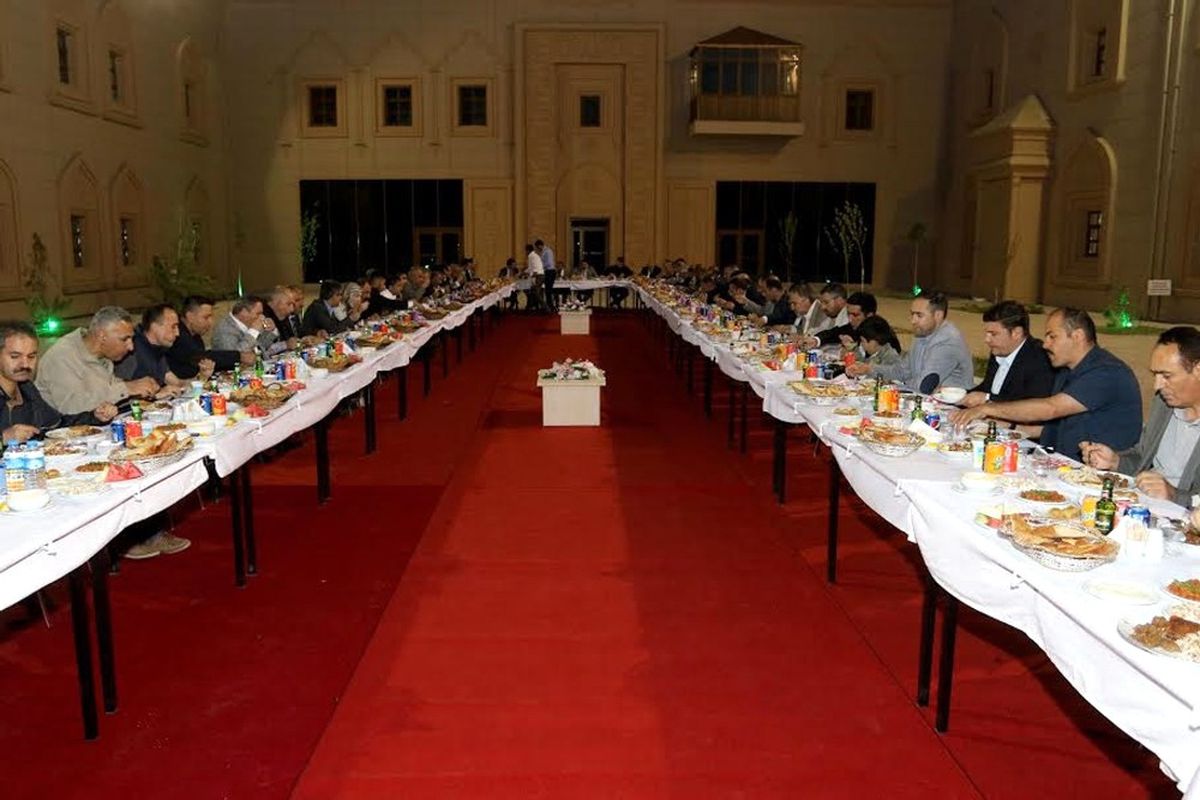 Aiçü\'de İftar Yemeği