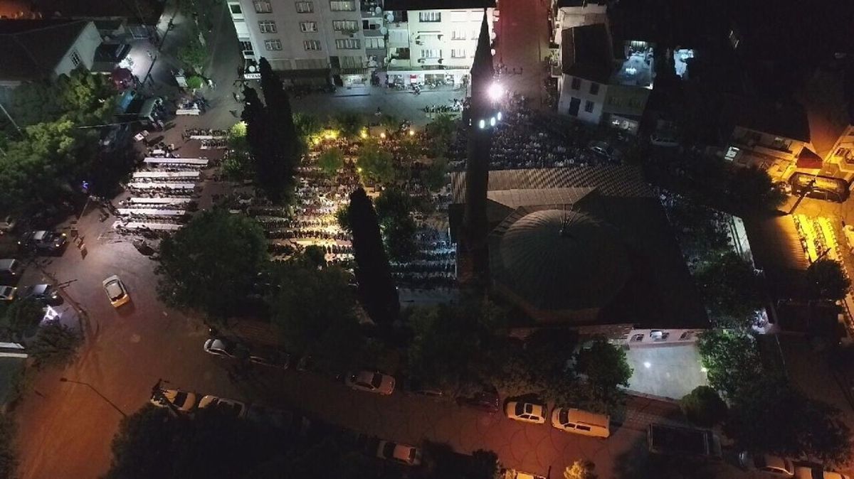 Akhisar\'da Kadir Gecesine Büyük İlgi