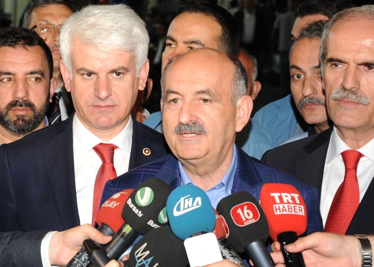 Bakan Müezzinoğlu: "Kılıçdaroğlu, CHP\'li Seçmeni de Mutlu Edecek Bir Yol İzlemiyor"