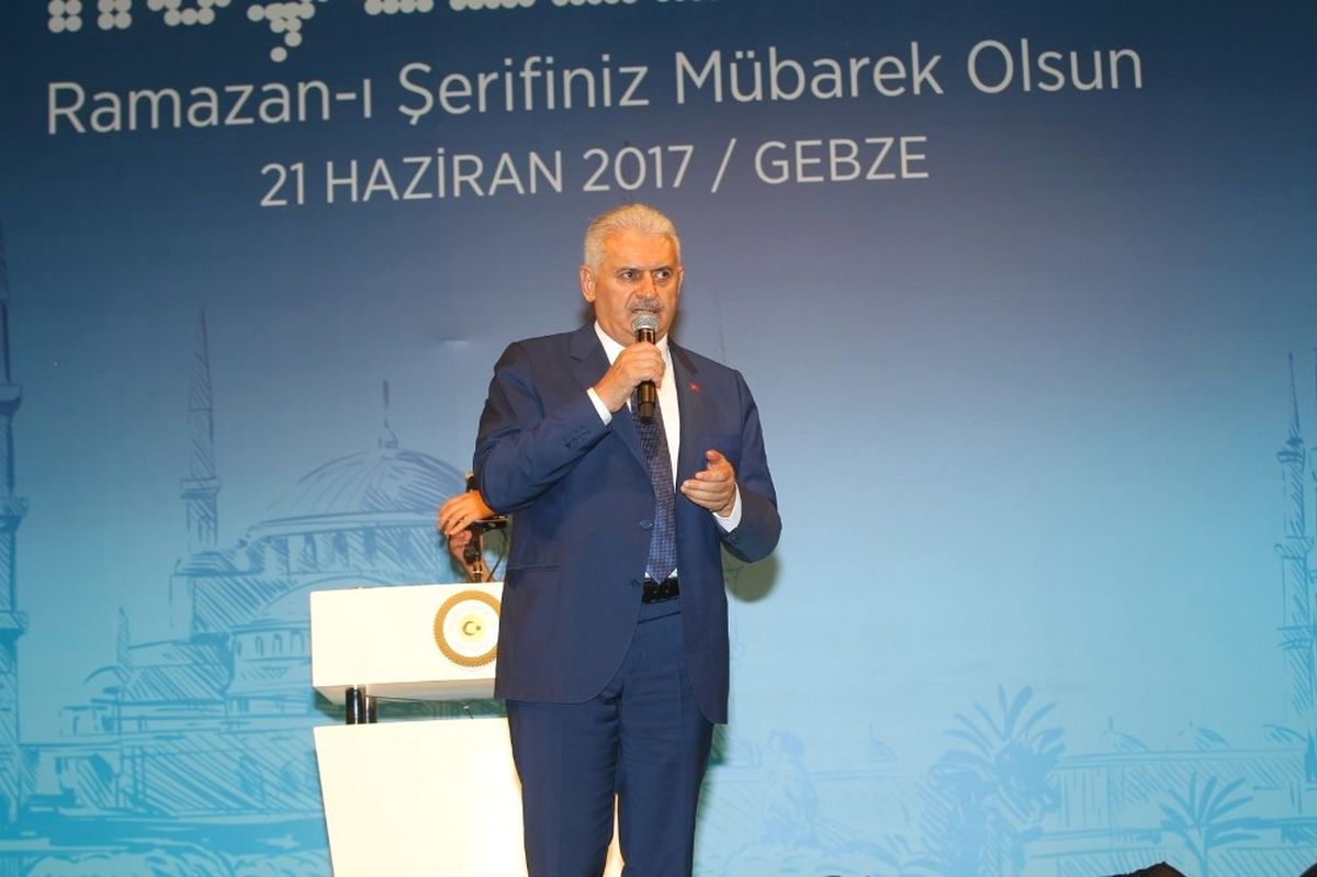 Başbakan Yıldırım: "Yolları Böleriz Ama Türkiye\'yi Böldürtmeyiz"