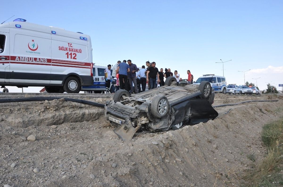 Batman\'da Trafik Kazası: 3 Yaralı