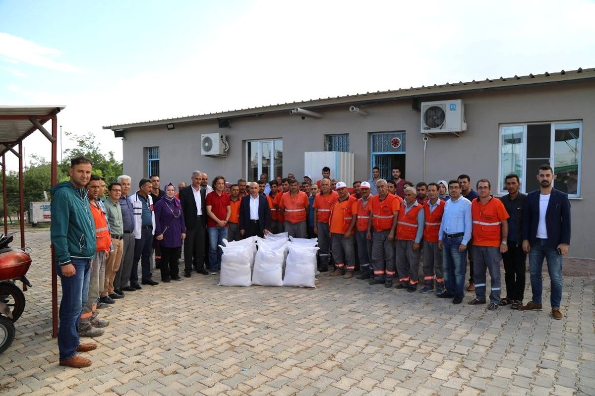 Belediye Başkanı Kara İşçileri Unutmadı