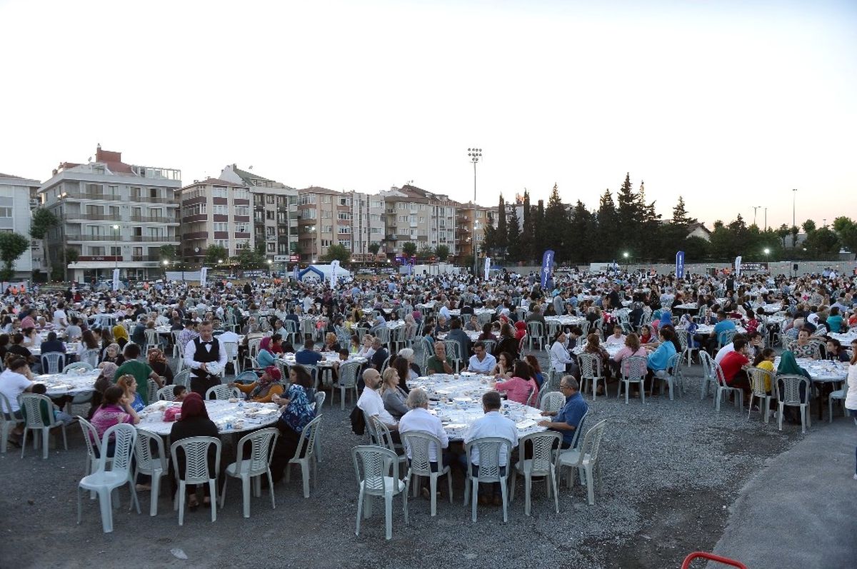 Binlerce Avcılarlı, Geleneksel İftar Yemeğinde Bir Araya Geldi