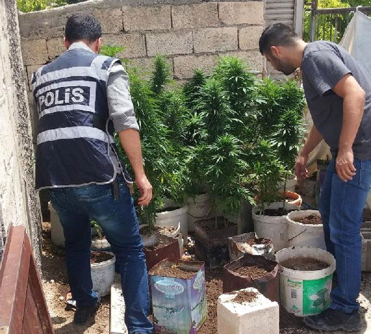 Birecik\'te Uyuşturucu Operasyonunda 2 Kardeşe Gözaltı