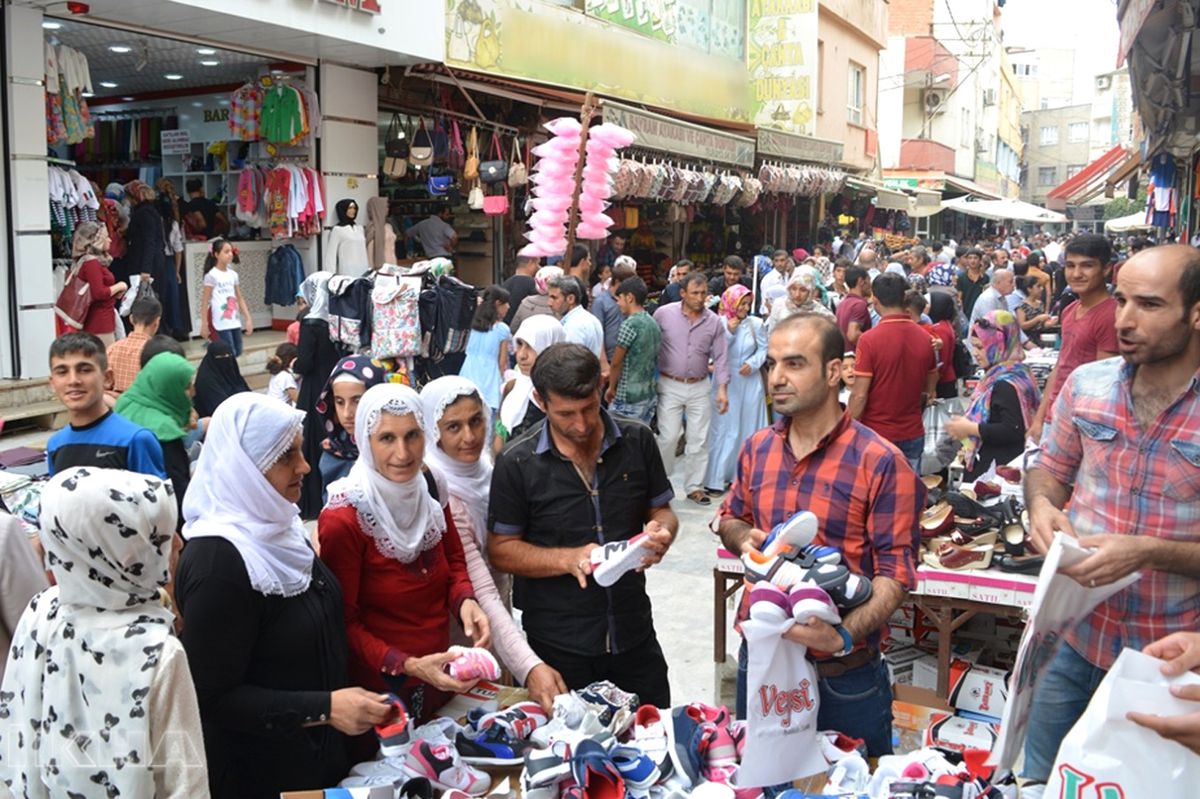 Çarşı Pazarda Bayram Bereketi
