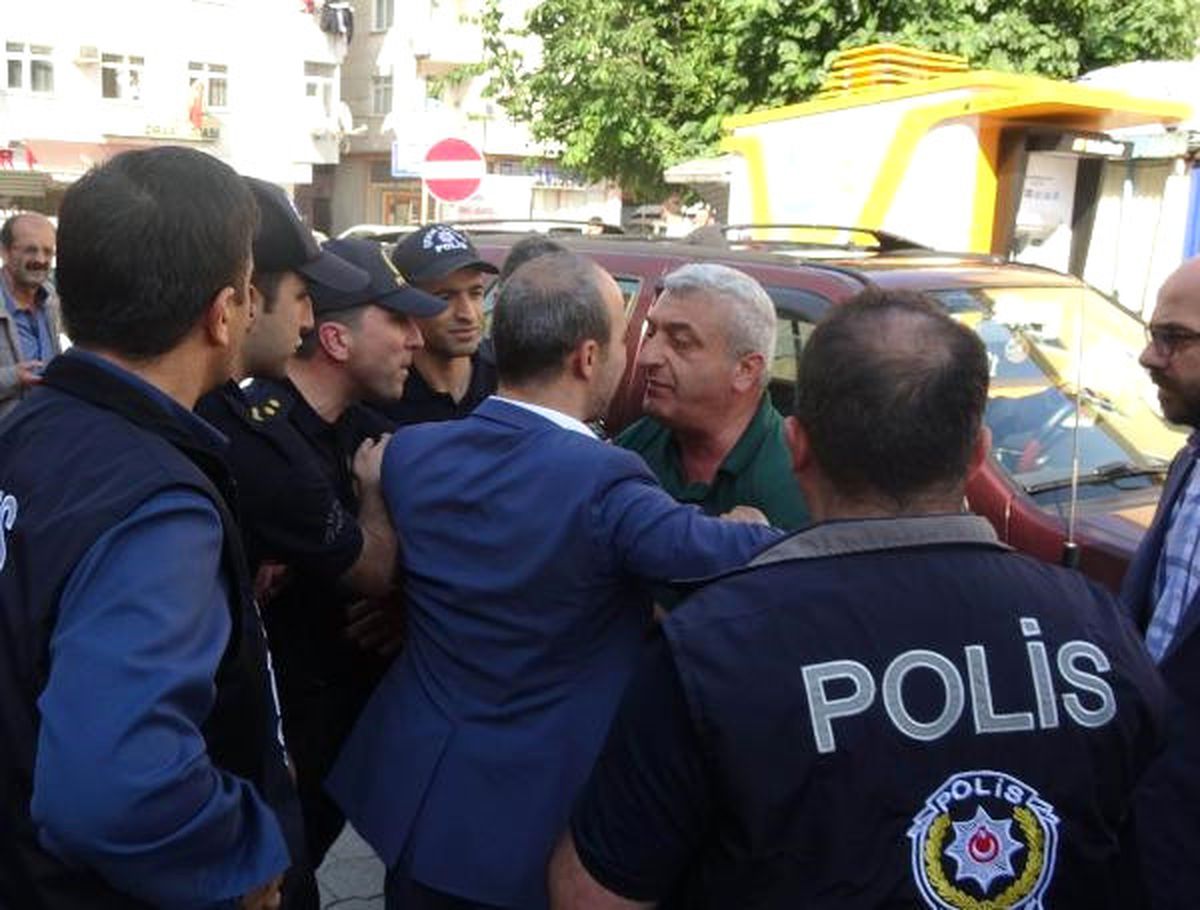 Çayeli\'nde, CHP\'nin \'Adalet\' Yürüyüşünde Gerginlik Yaşandı