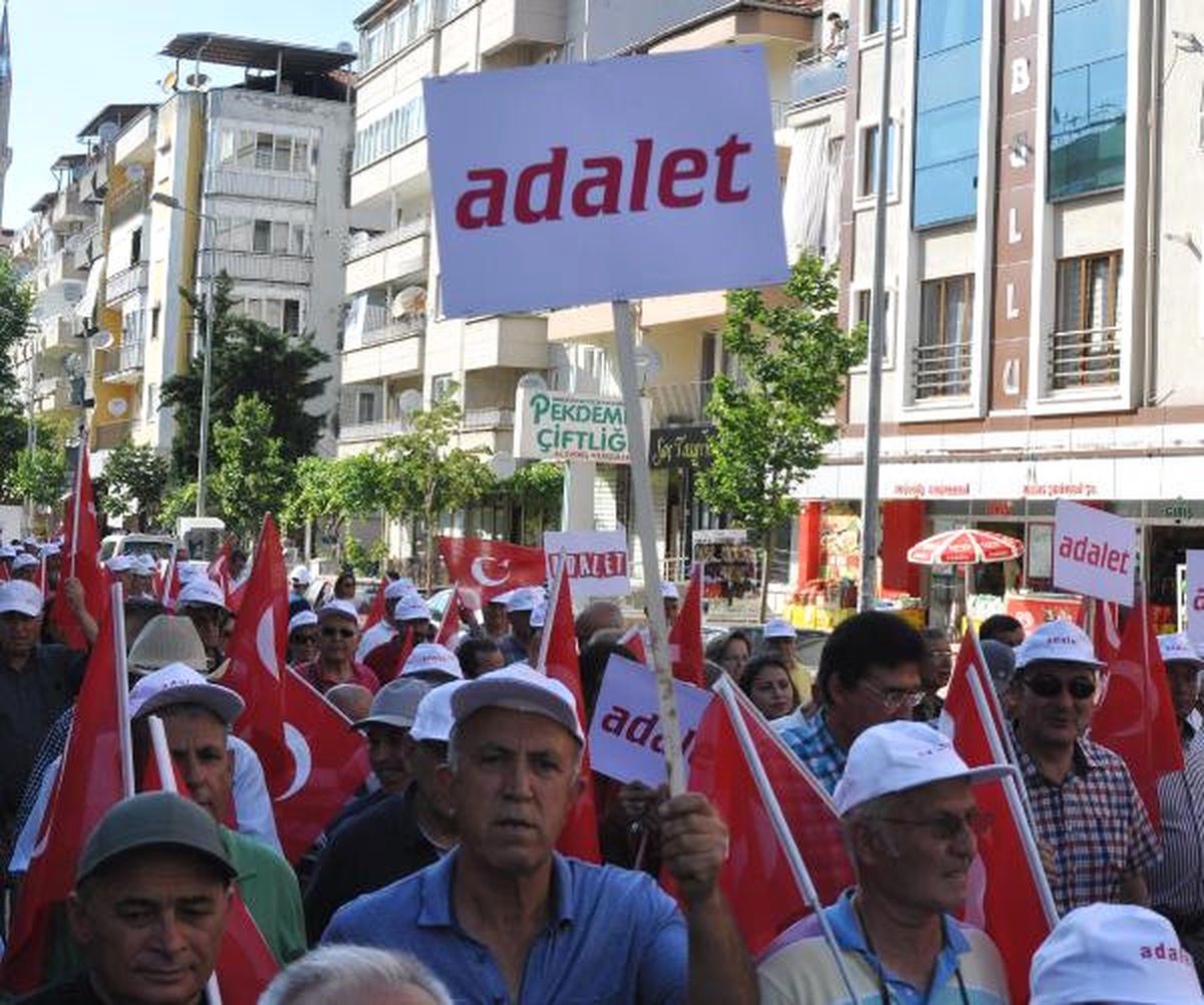 CHP Denizli\'den 3 Kilometrelik Destek Yürüyüşü