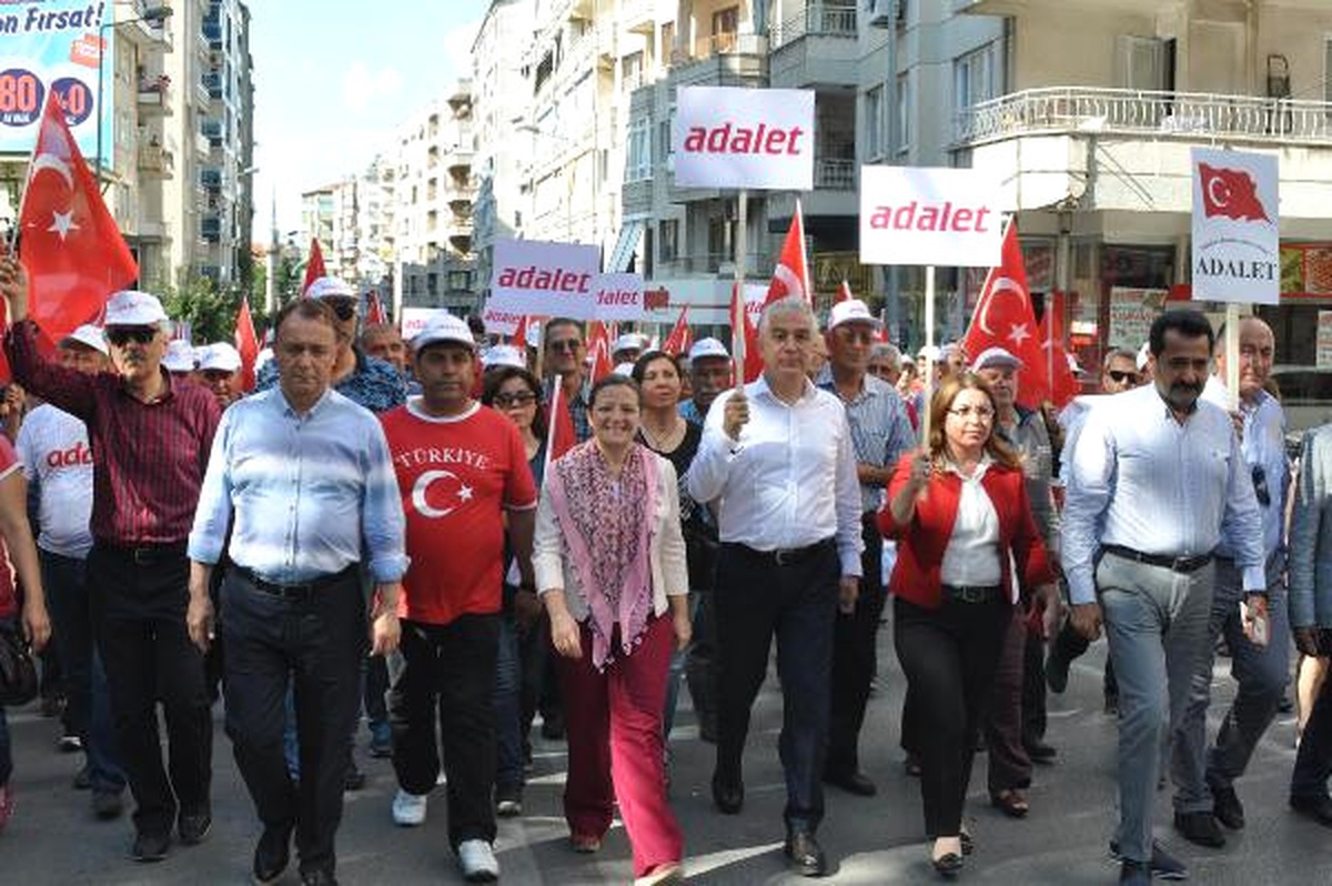 CHP Denizli\'den 3 Kilometrelik Destek Yürüyüşü
