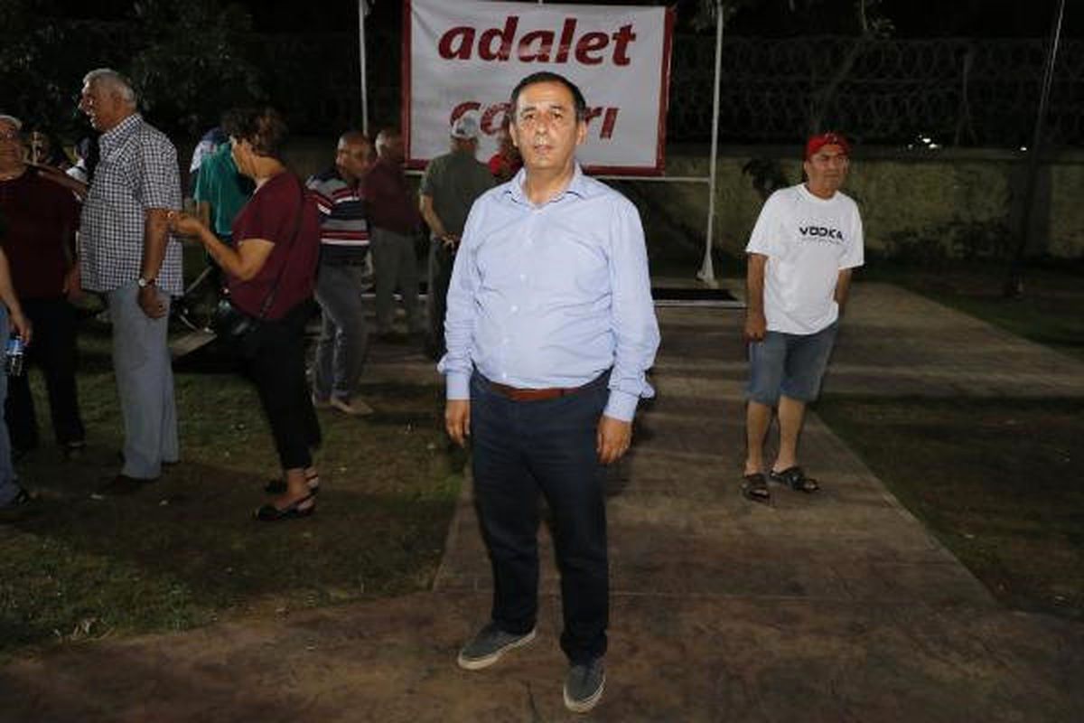 CHP\'ye Çadır Yasağının Ardından Masa Sandalye Yasağı