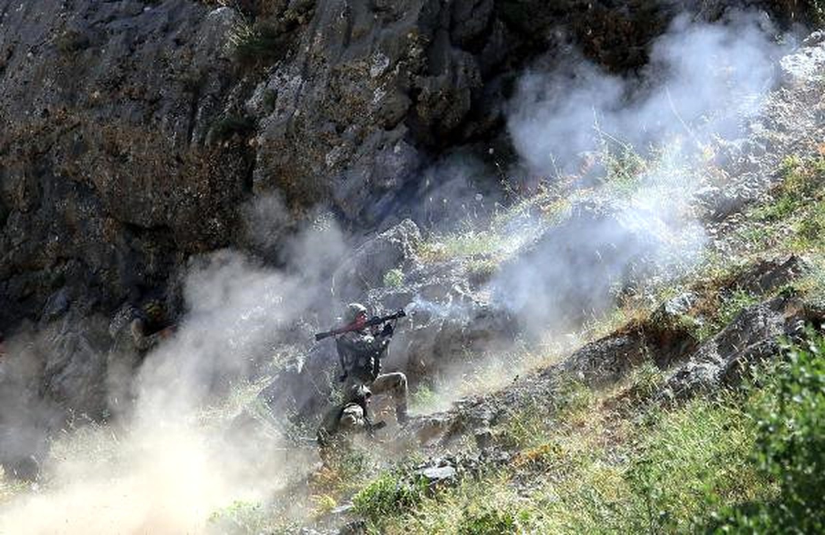 Dağlıca\'da Mehmeçik Teröristlerin İnlerine Giriyor