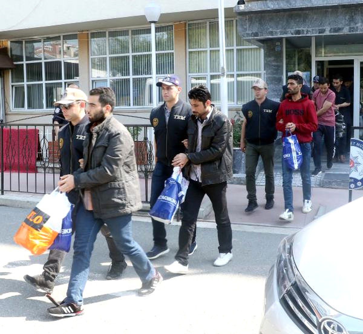 Deaş İddiasıyla Gözaltına Alınan 11 Iraklı Adliyeye Sevk Edildi