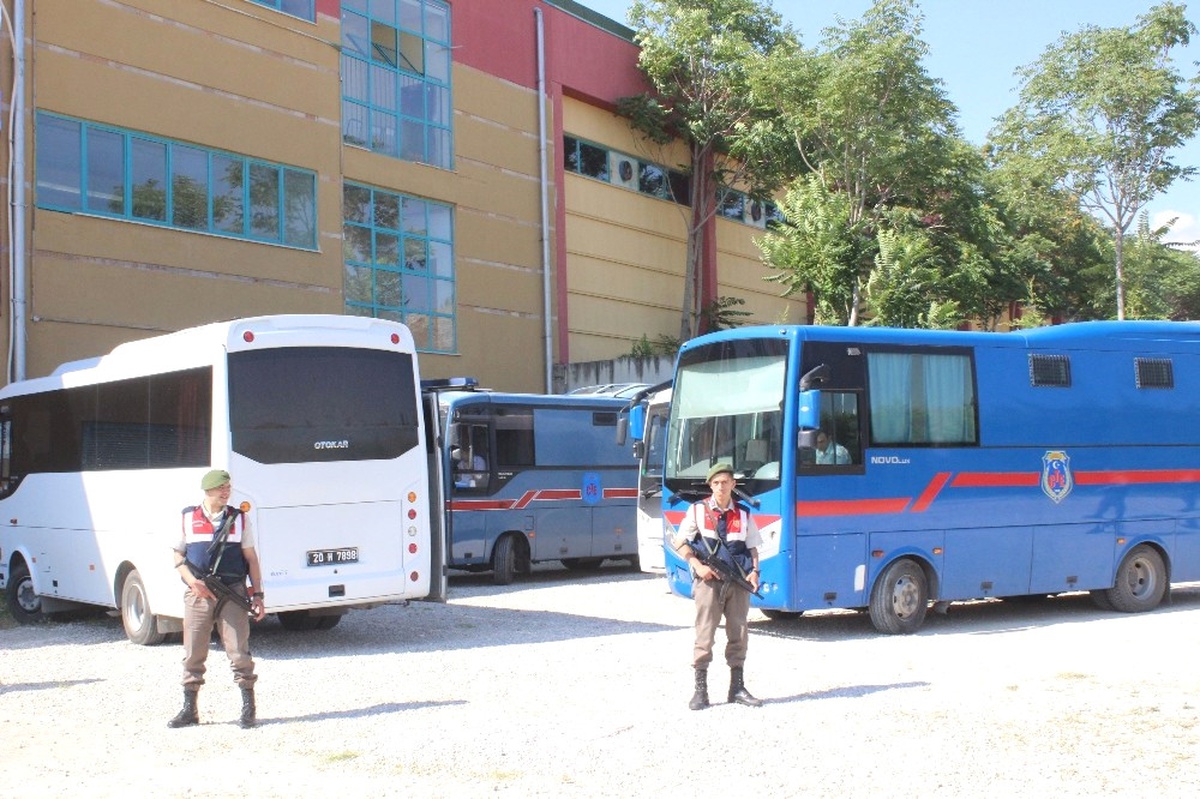 Denizli\'de Fetö\'nün Eğitim Davasında 8 Tahliye, 3 Tutuklama