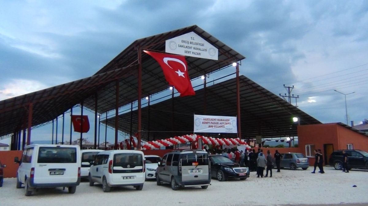 Erciş Sahilkent Semt Pazarı Törenle Hizmete Açıldı