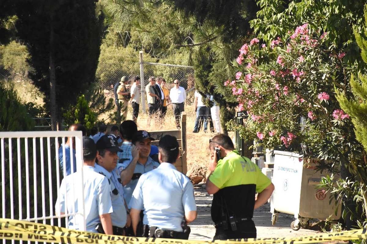 Izmir\'de NATO Arazisi Yakınında Patlama