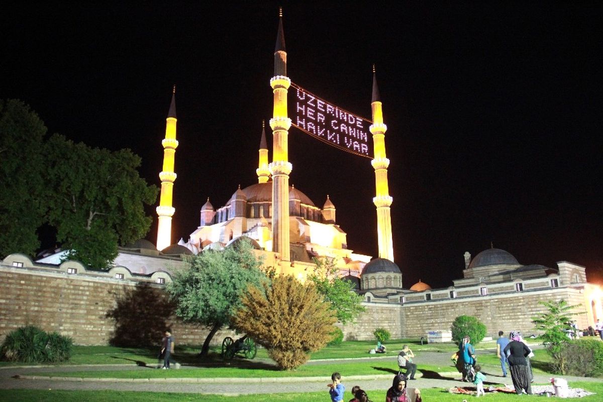 Kadir Gecesi\'nde Selimiye Camii Doldu Taştı