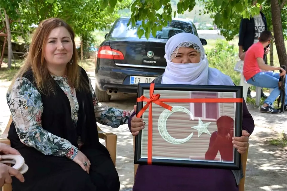 Kaymakam Alibeyoğlu\'nun Eşinden Şehit Ailelerine Ziyaret