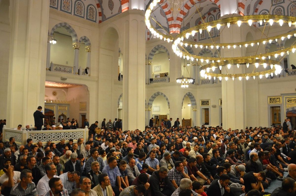 Kırıkkale\'de Kadir Gecesi\'nde Camiler Doldu Taştı