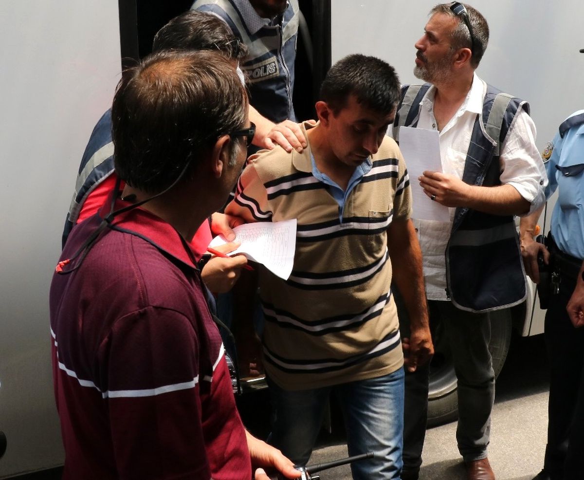 Manisa\'da Kışladaki Zehirlenmede 23 Kişi Daha Adliyeye Sevk Edildi
