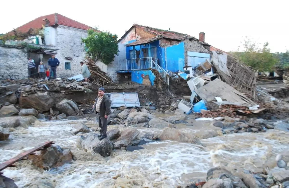 Mescit Alanı Meyhaneye Dönüştürülen Köy, Felaketten Kurtulamıyor