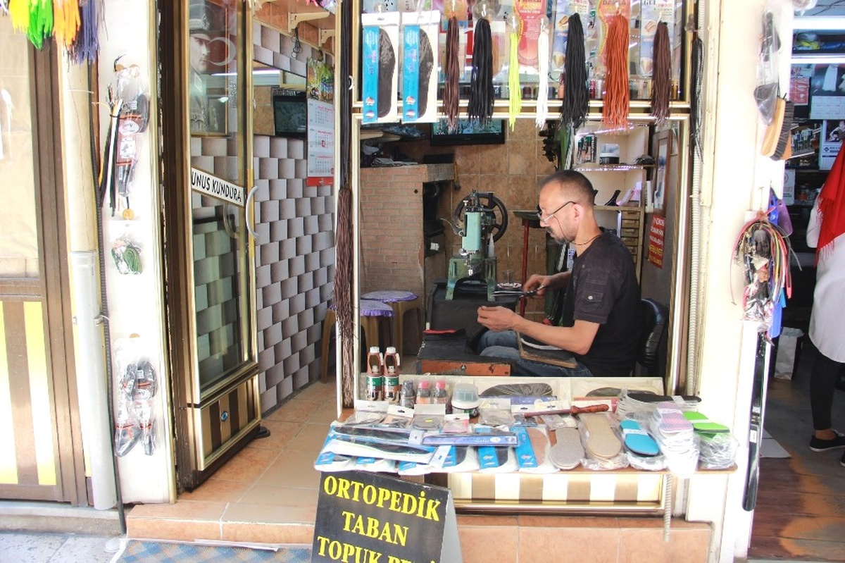 5 Metrekarelik Dükkanlarında Fabrikasyona Direniyorlar