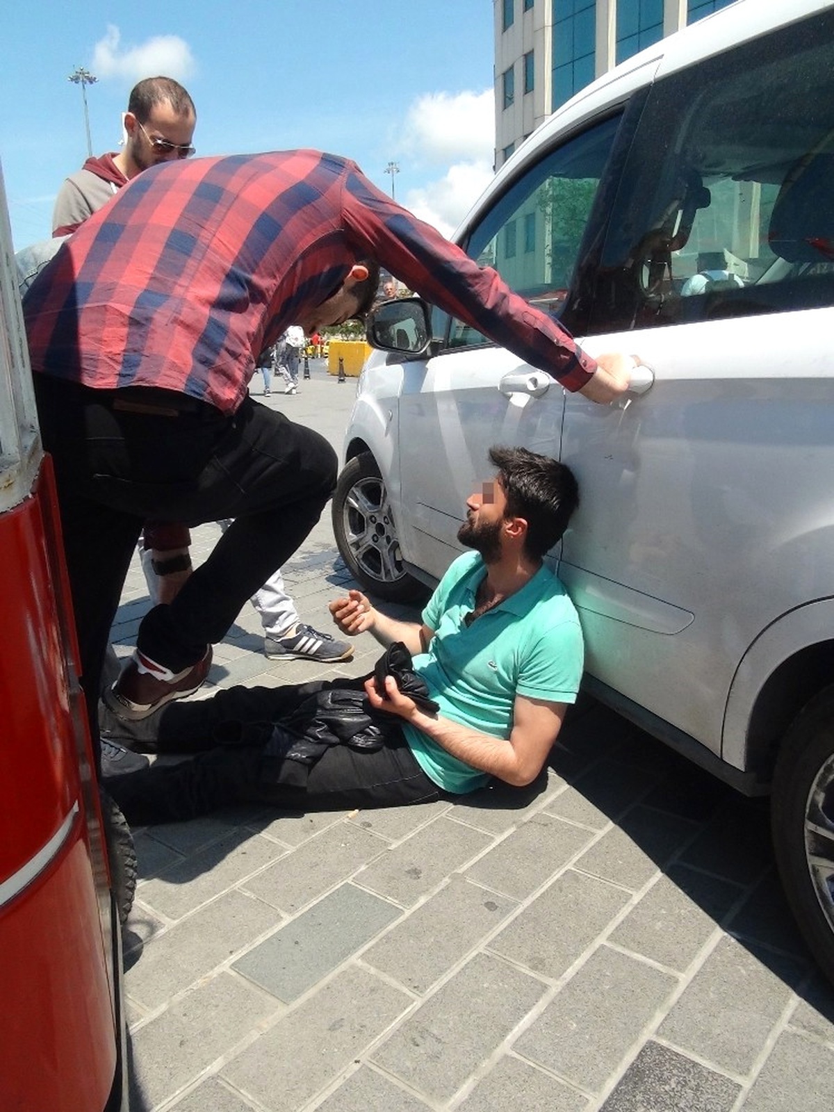 Taksim Meydanı\'nda İbretlik Görüntü