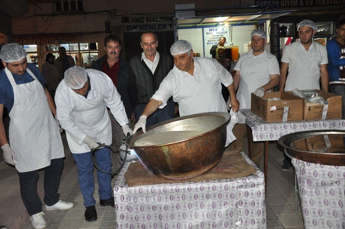 Sandıklı\'da Kadir Gecesi Camiler Doldu Taştı