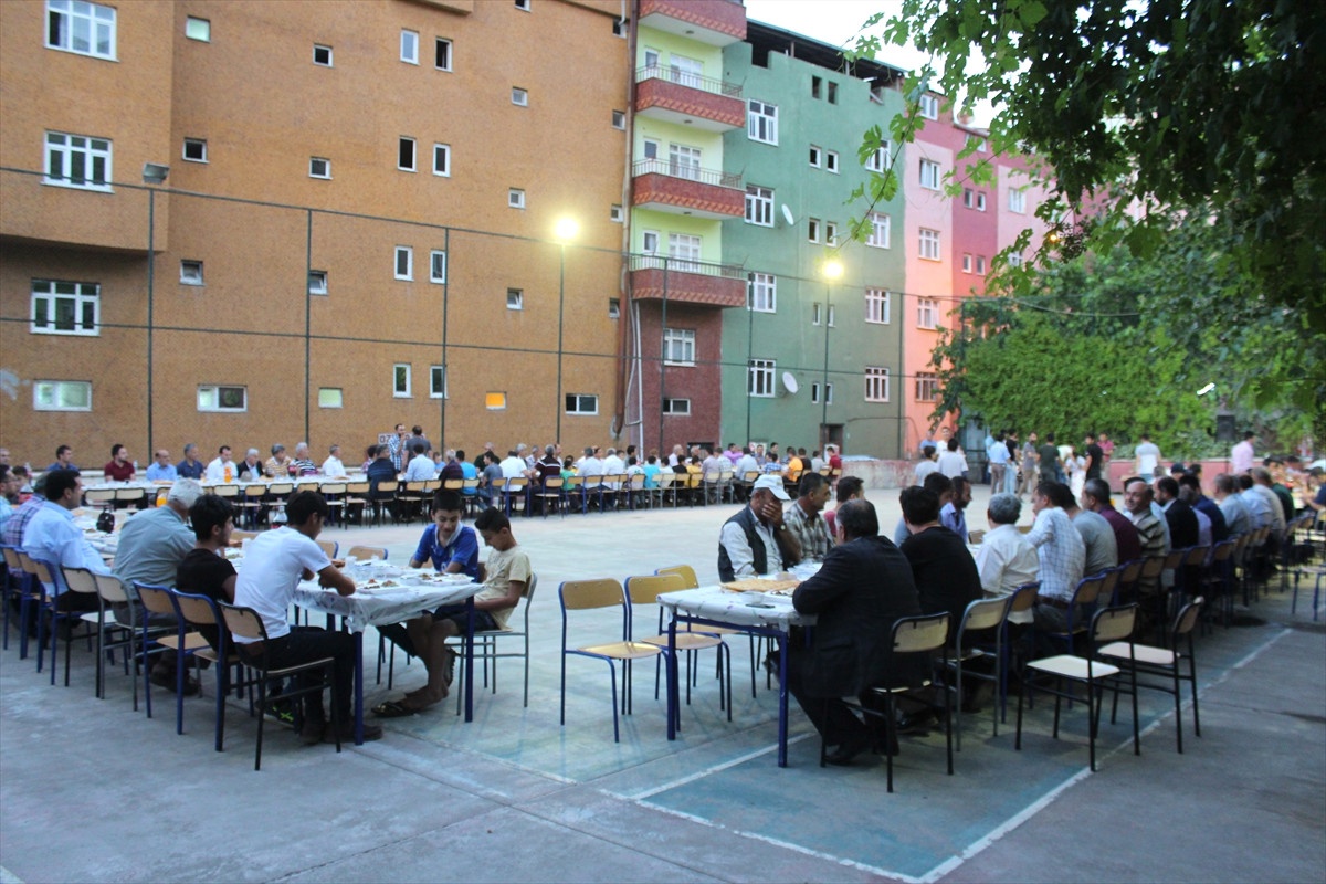 Sason\'da Şehit ve Gazi Çocuklarına Yardım