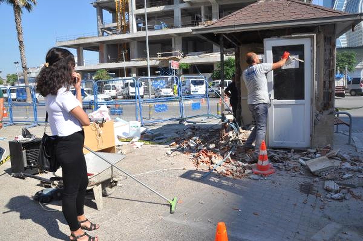 Şehit Polis Fethi Sekin\'in Görev Yaptığı Kulübe Yıkıldı
