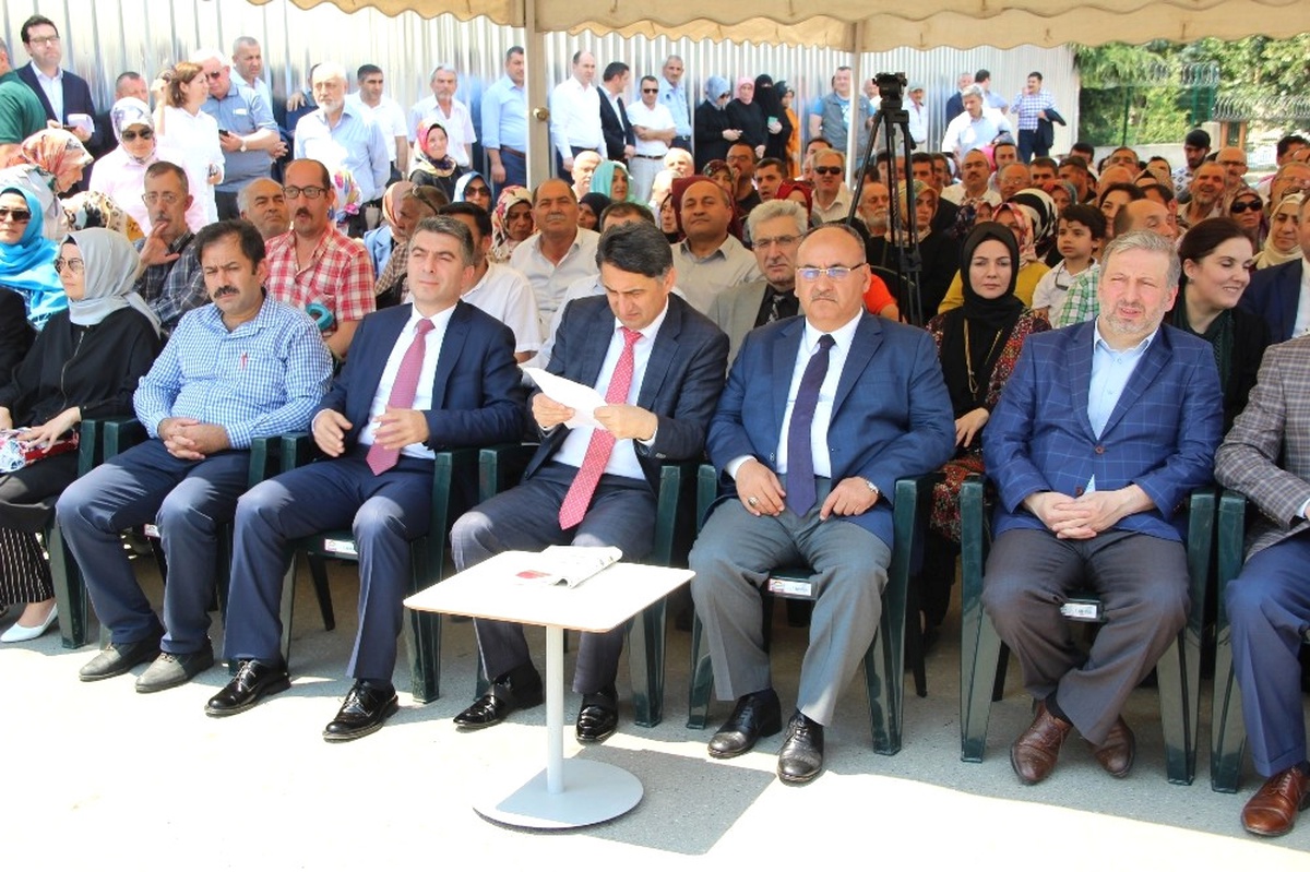 Ümraniye Belediyesi Yeni Sosyal Hizmet Binasının Temelini Attı