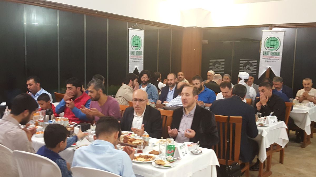 Umut Kervanı Gönüllüleri İftarda Buluştu