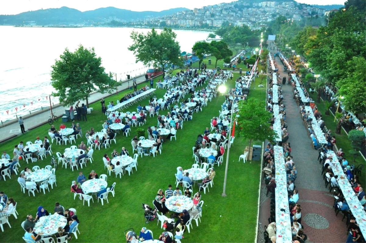 Uysal\'dan 3 Bin 500 Kişiye İftar