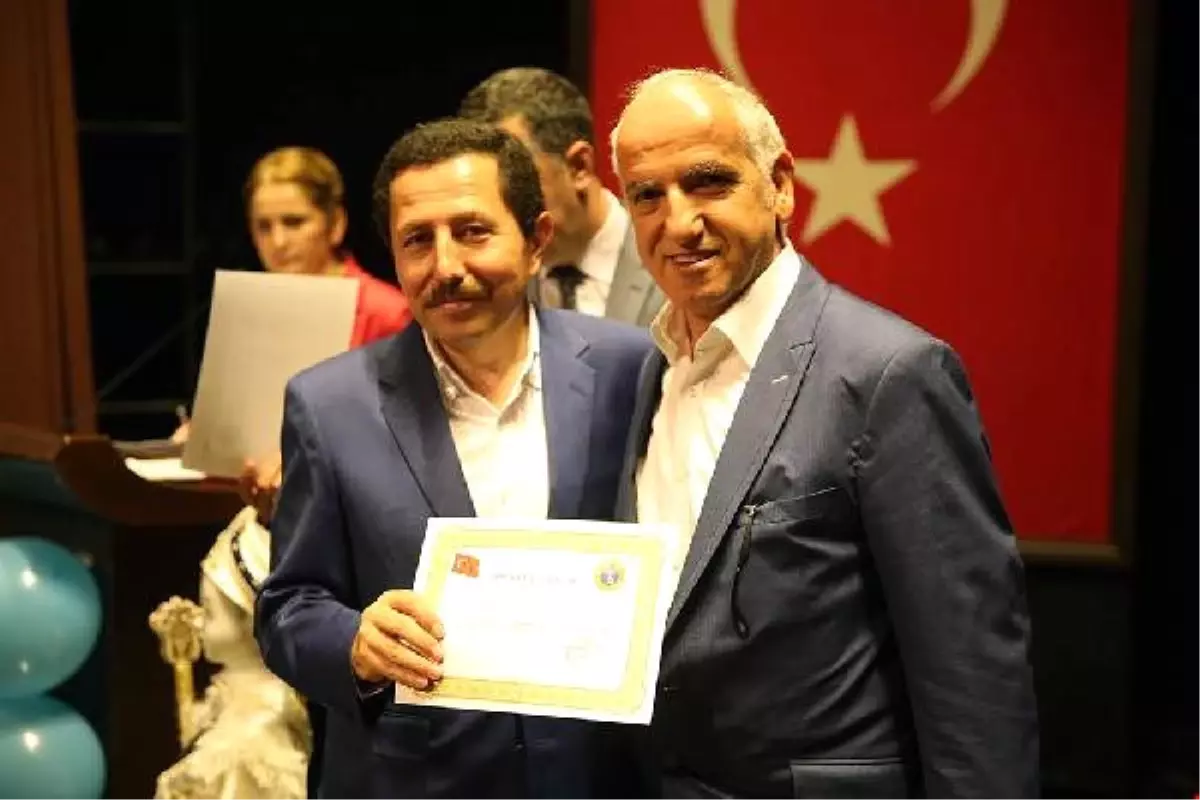 Vali Makam Aracını Sünnet Çocuklarına Verdi